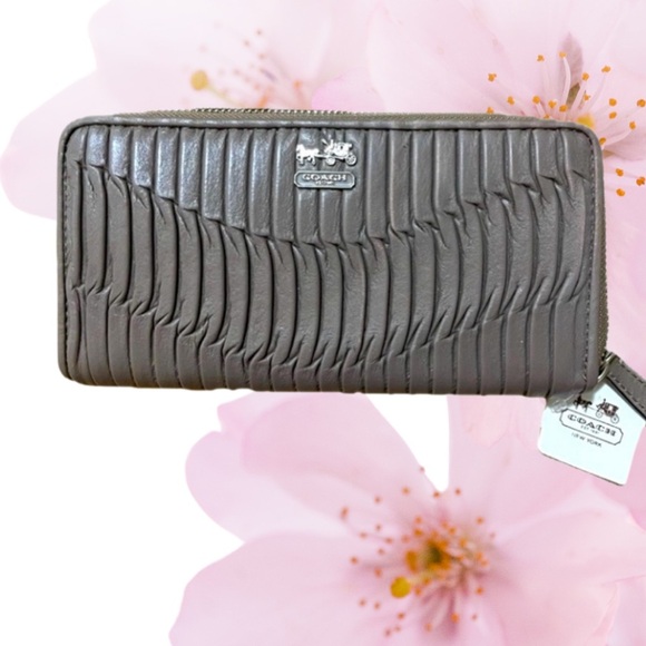 Coach Madison Gathered Leather Accordion Zip Wallet 46481, Mushroom NWT - Picture 14 of 14